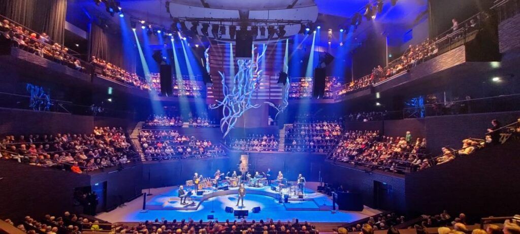 Intersonic creatively redeployed the venue’s existing L-Acoustics K series system and added L Series, resulting in a 360-degree configuration